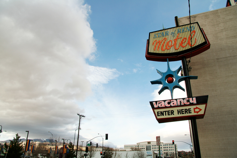 Illustration for article titled The 1950s Space Age style known as Googie lives on forever